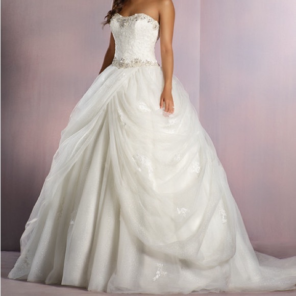 Alfred Angelo DISCONTINUED Disney Princess collection. Style Belle- Size 0, NEW - Picture 1 of 1